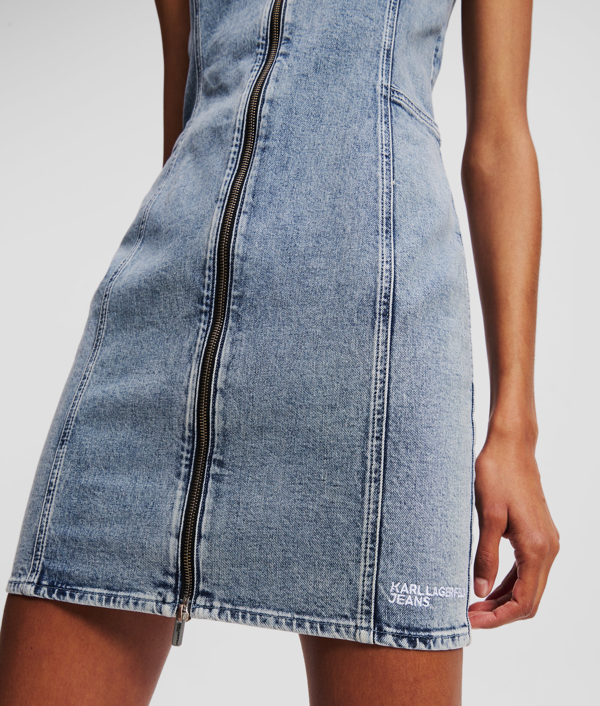 V-NECK DENIM DRESS - Image 2