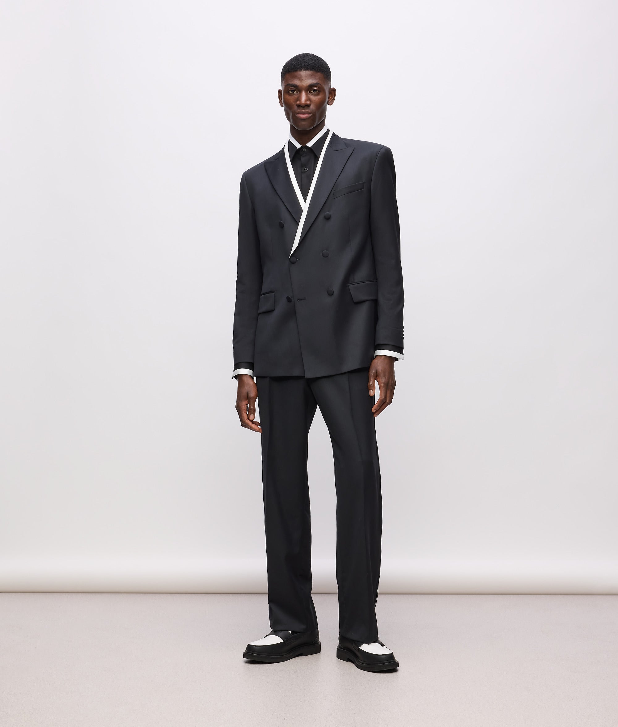 KL Studio contrast piping blazer - Image 5