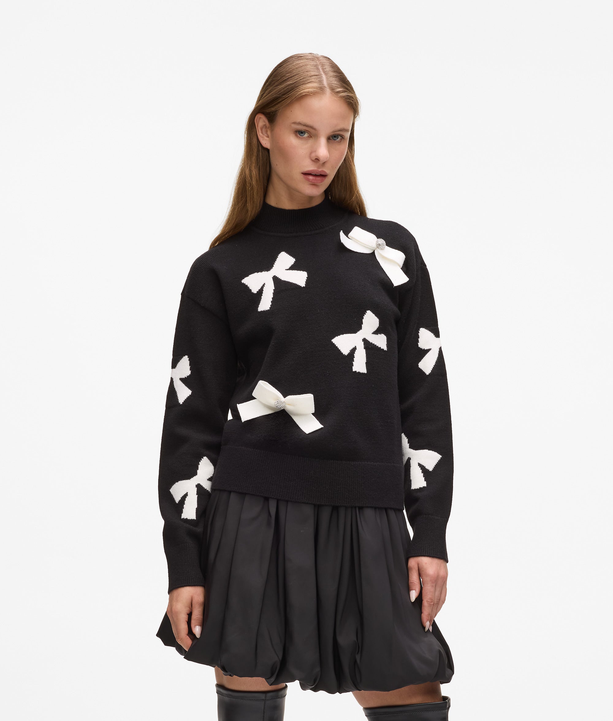 Exclusive bow sweater